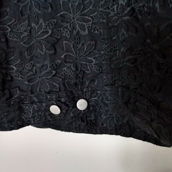 Black Floral Linen Lace Jacket with Front Pockets and Collar - Picture 10 of 15